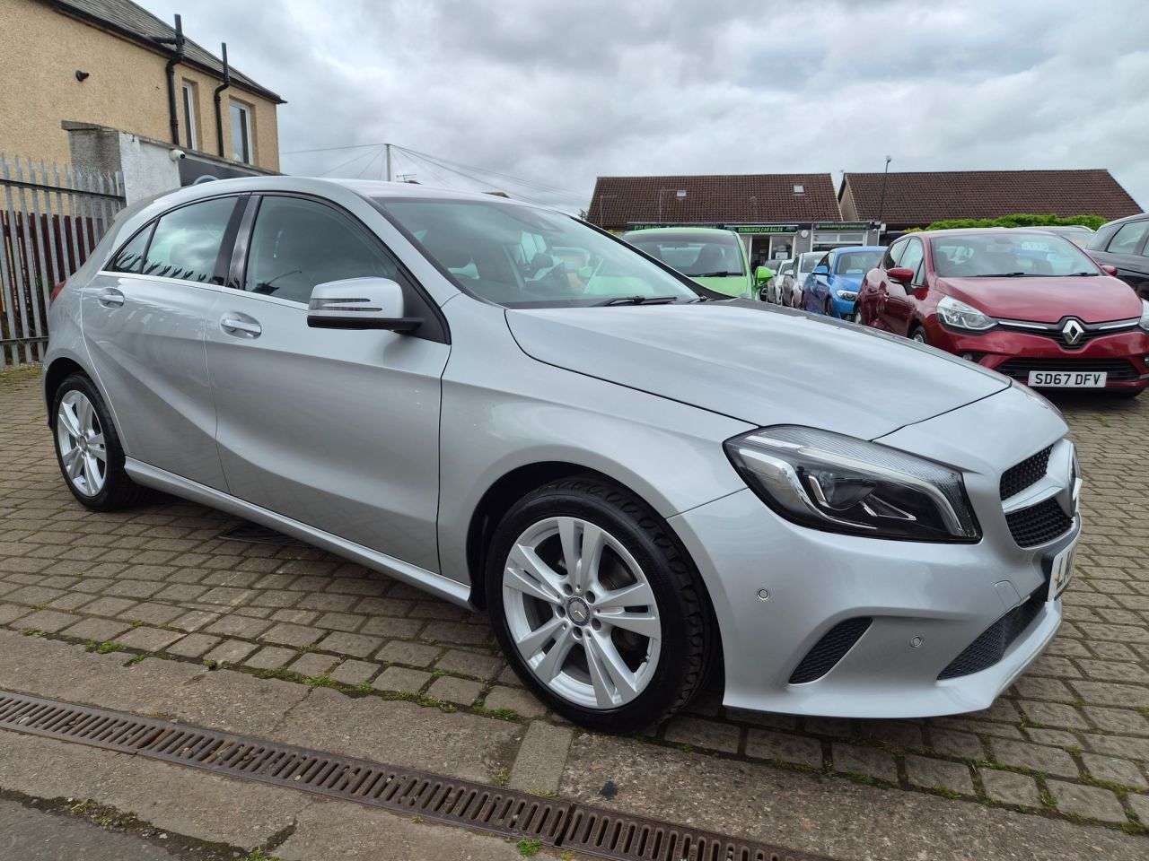 A 2017 MERCEDES-BENZ A-CLASS 1.5 A180d Sport (Premium) Hatchback 5dr Diesel 7G-DCT Euro 6 (s/s) (109 ps) A 2017 MERCEDES-BENZ A-CLASS 1.5 A180d Sport (Premium) Hatchback 5dr Diesel 7G-DCT Euro 6 (s/s) (109 ps)