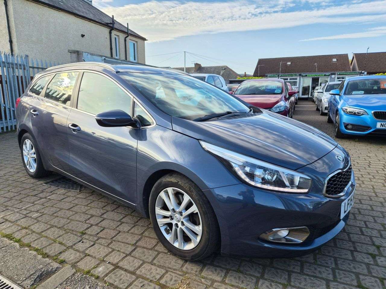A 2015 KIA CEED 1.6 CRDi EcoDynamics 2 Sportswagon 5dr Diesel Manual Euro 5 (s/s) (126 bhp) A 2015 KIA CEED 1.6 CRDi EcoDynamics 2 Sportswagon 5dr Diesel Manual Euro 5 (s/s) (126 bhp)