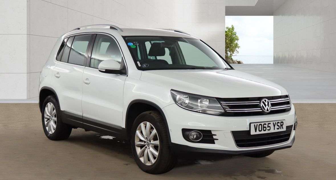 A 2015 VOLKSWAGEN TIGUAN 2.0 TDI BlueMotion Tech Match SUV 5dr Diesel DSG 4WD Euro 6 (s/s) (150 ps) A 2015 VOLKSWAGEN TIGUAN 2.0 TDI BlueMotion Tech Match SUV 5dr Diesel DSG 4WD Euro 6 (s/s) (150 ps)