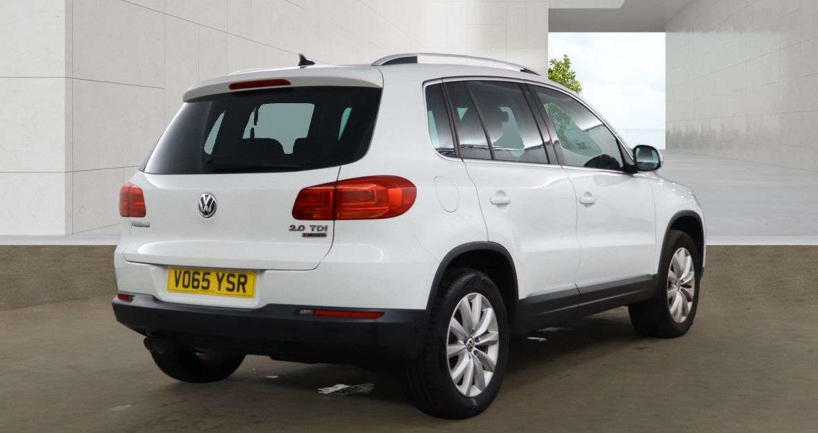 A 2015 VOLKSWAGEN TIGUAN 2.0 TDI BlueMotion Tech Match SUV 5dr Diesel DSG 4WD Euro 6 (s/s) (150 ps) A 2015 VOLKSWAGEN TIGUAN 2.0 TDI BlueMotion Tech Match SUV 5dr Diesel DSG 4WD Euro 6 (s/s) (150 ps)