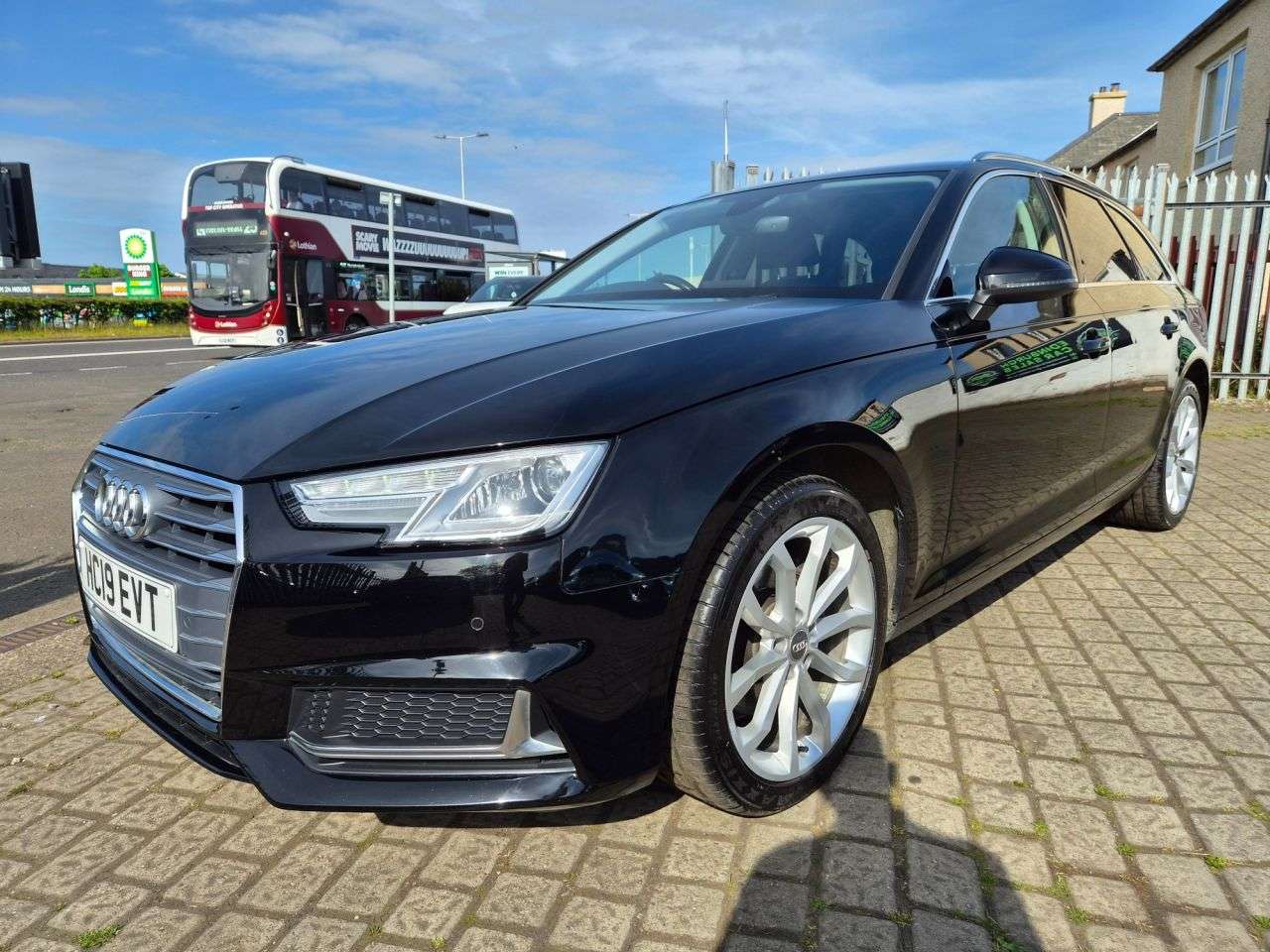 A 2019 AUDI A4 AVANT 2.0 TDI 35 Sport Estate 5dr Diesel S Tronic Euro 6 (s/s) (150 ps) A 2019 AUDI A4 AVANT 2.0 TDI 35 Sport Estate 5dr Diesel S Tronic Euro 6 (s/s) (150 ps)