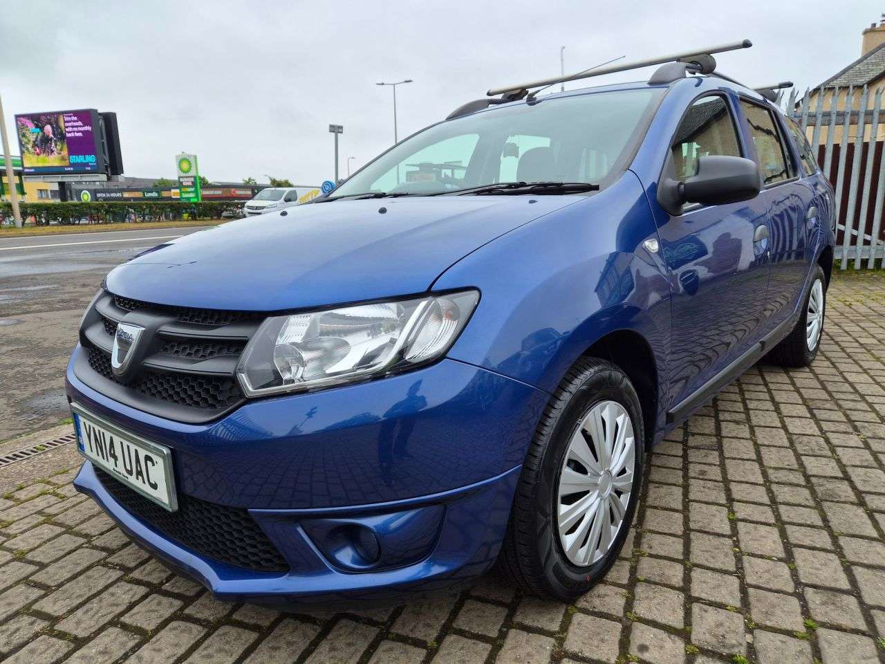 A 2014 DACIA LOGAN MCV 1.5 dCi Ambiance Estate 5dr Diesel Manual Euro 5 (90 ps) A 2014 DACIA LOGAN MCV 1.5 dCi Ambiance Estate 5dr Diesel Manual Euro 5 (90 ps)