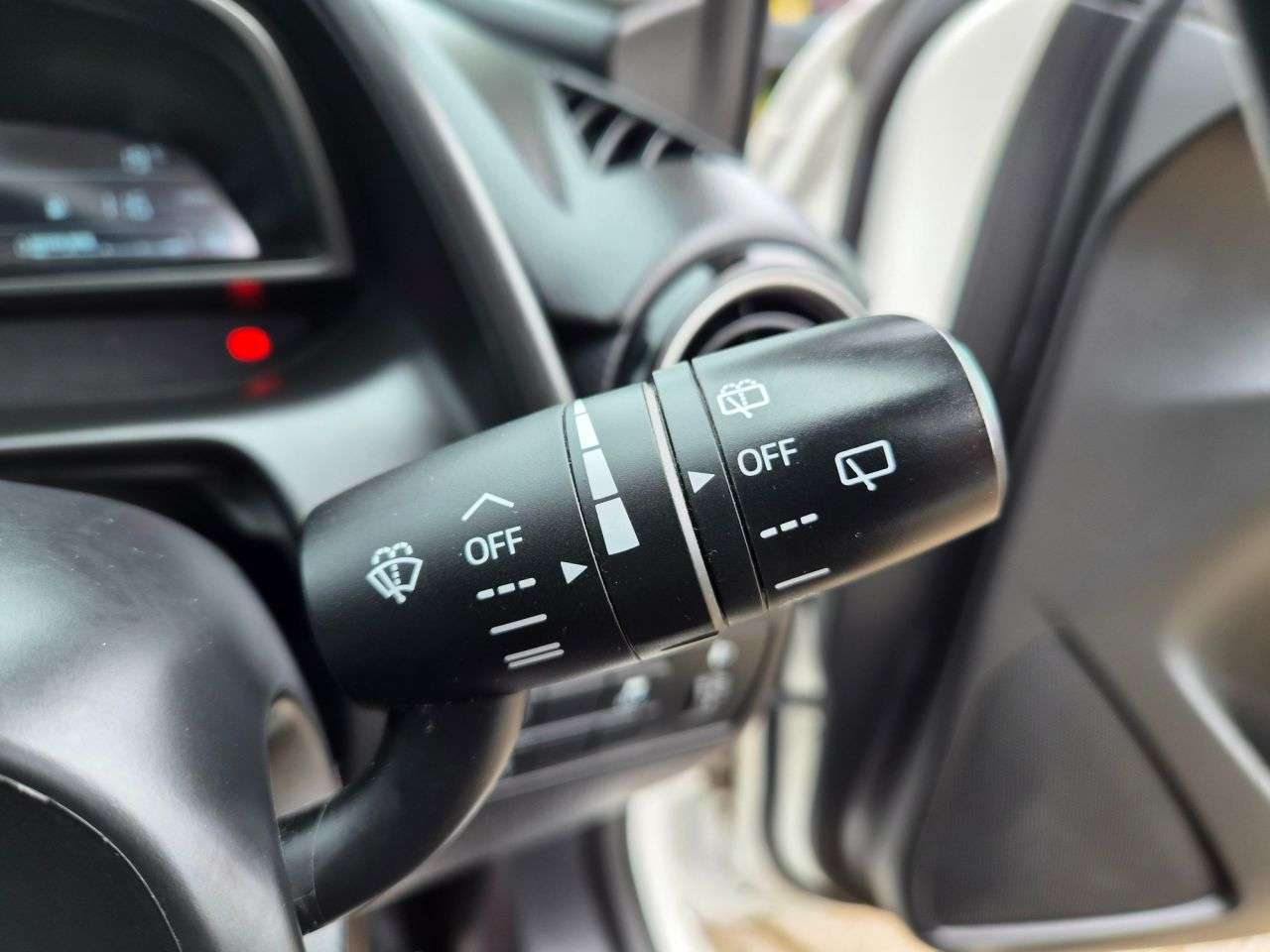2018 MAZDA MAZDA2 2018 MAZDA MAZDA2