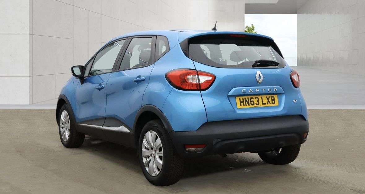 A 2013 RENAULT CAPTUR 1.5 dCi ENERGY Expression + Convenience SUV 5dr Diesel Manual Euro 5 (s/s) A 2013 RENAULT CAPTUR 1.5 dCi ENERGY Expression + Convenience SUV 5dr Diesel Manual Euro 5 (s/s)
