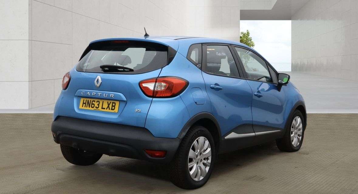 A 2013 RENAULT CAPTUR 1.5 dCi ENERGY Expression + Convenience SUV 5dr Diesel Manual Euro 5 (s/s) A 2013 RENAULT CAPTUR 1.5 dCi ENERGY Expression + Convenience SUV 5dr Diesel Manual Euro 5 (s/s)