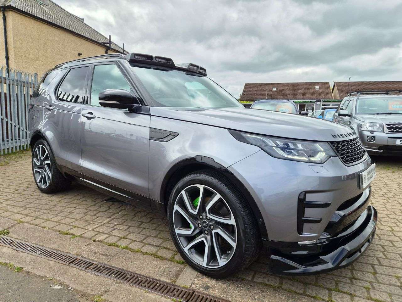 A 2000 LAND ROVER DISCOVERY SDV6 HSE LUXURY A 2000 LAND ROVER DISCOVERY SDV6 HSE LUXURY