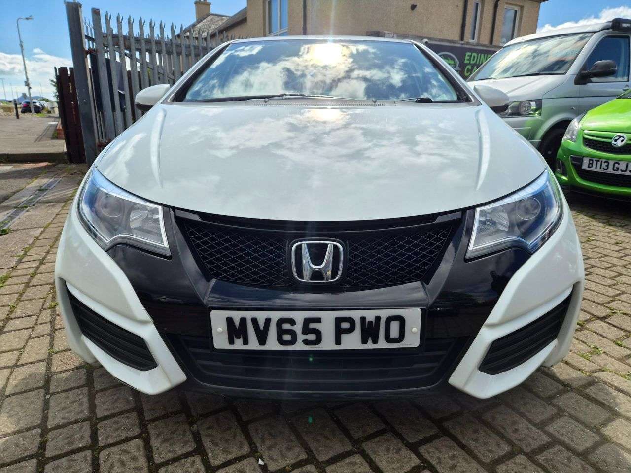 A 2015 HONDA CIVIC 1.4 i-VTEC S Hatchback 5dr Petrol Manual Euro 6 (s/s) (100 ps) A 2015 HONDA CIVIC 1.4 i-VTEC S Hatchback 5dr Petrol Manual Euro 6 (s/s) (100 ps)