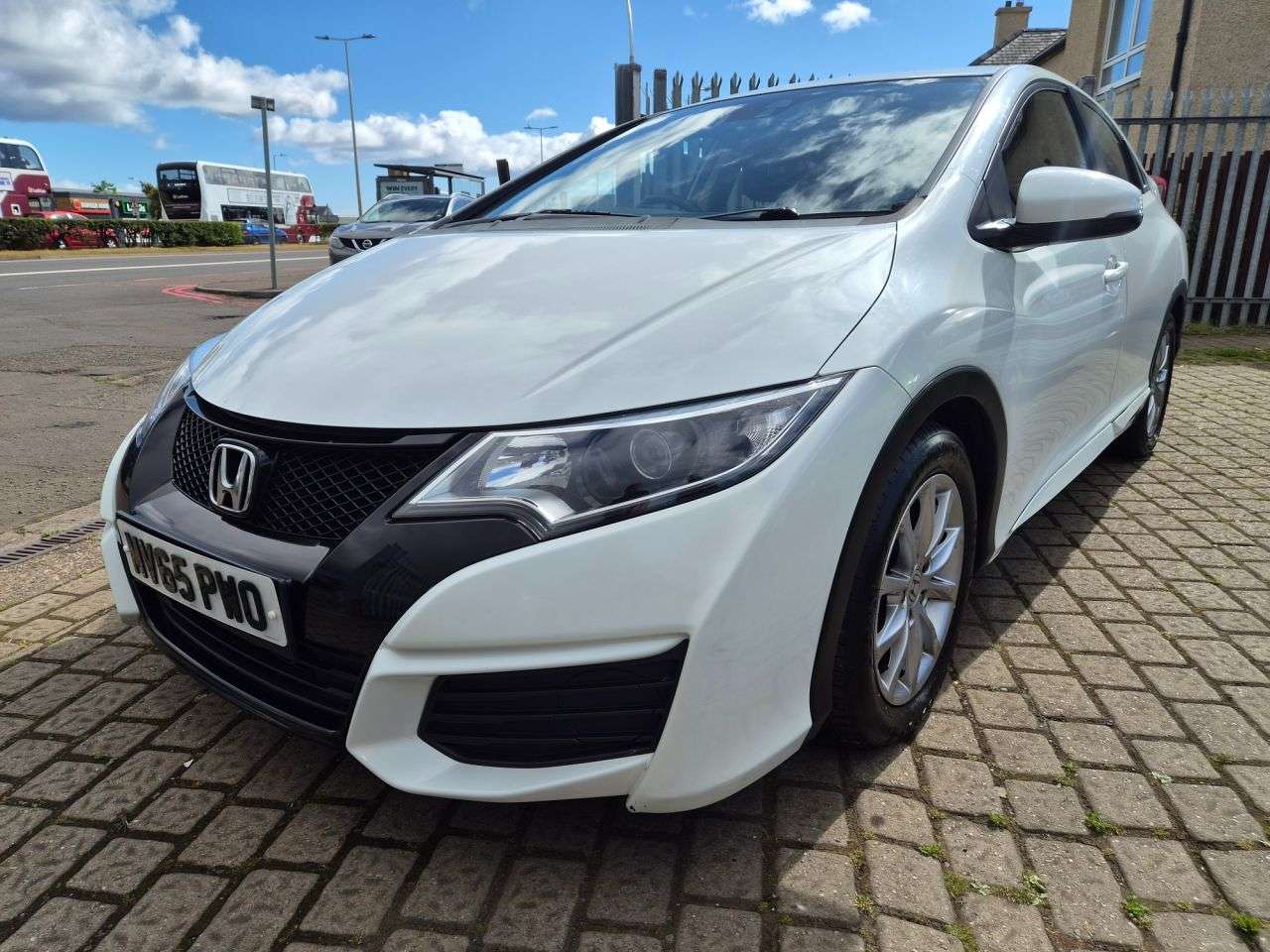 A 2015 HONDA CIVIC 1.4 i-VTEC S Hatchback 5dr Petrol Manual Euro 6 (s/s) (100 ps) A 2015 HONDA CIVIC 1.4 i-VTEC S Hatchback 5dr Petrol Manual Euro 6 (s/s) (100 ps)