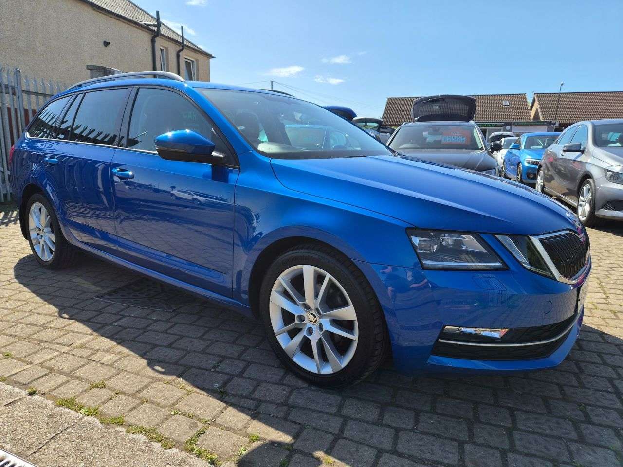 A 2019 SKODA OCTAVIA 1.6 TDI SE L Estate 5dr Diesel Manual Euro 6 (s/s) (115 ps) A 2019 SKODA OCTAVIA 1.6 TDI SE L Estate 5dr Diesel Manual Euro 6 (s/s) (115 ps)