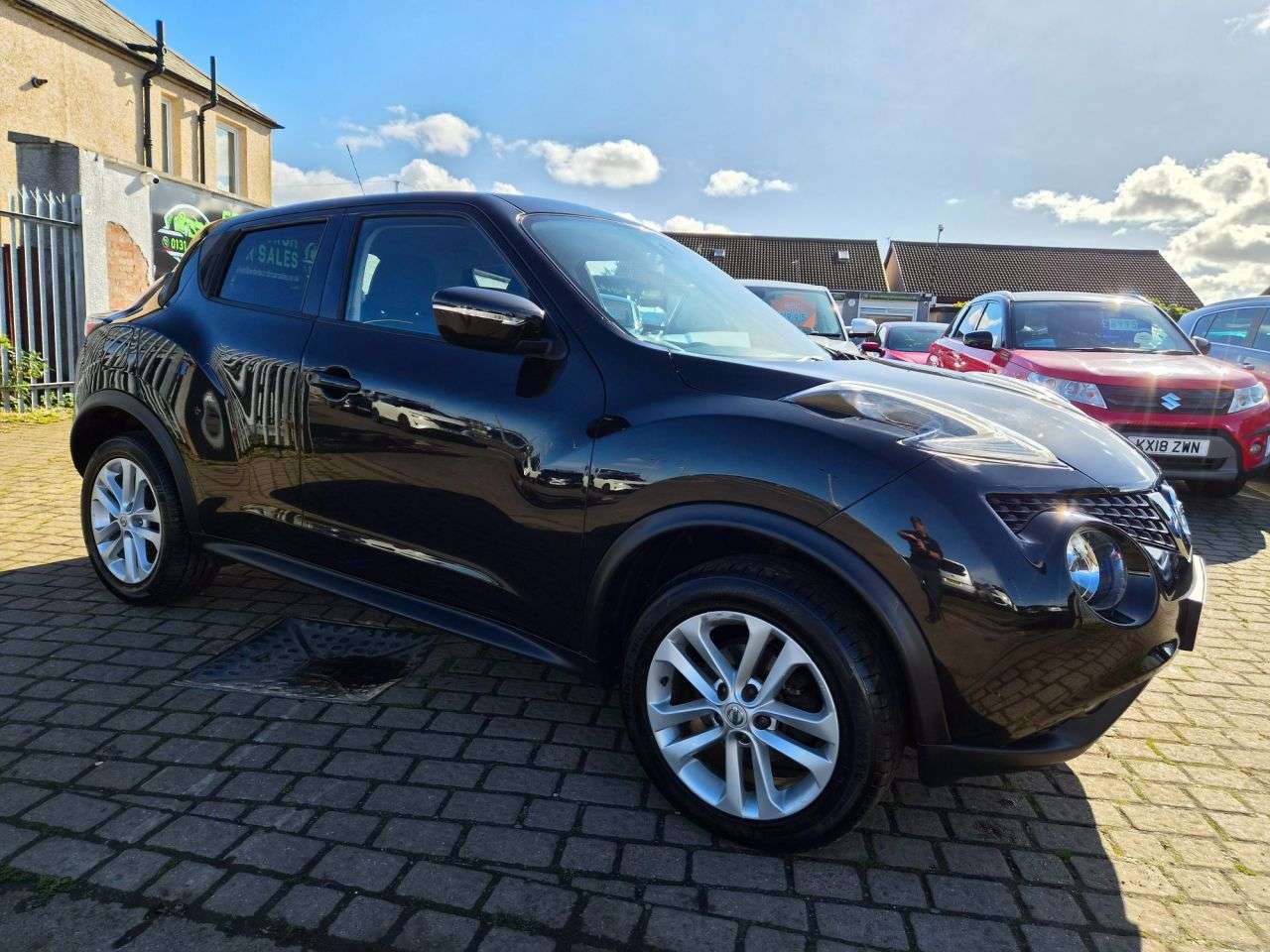 A 2017 NISSAN JUKE 1.5 dCi Acenta SUV 5dr Diesel Manual Euro 6 (s/s) (110 ps) A 2017 NISSAN JUKE 1.5 dCi Acenta SUV 5dr Diesel Manual Euro 6 (s/s) (110 ps)