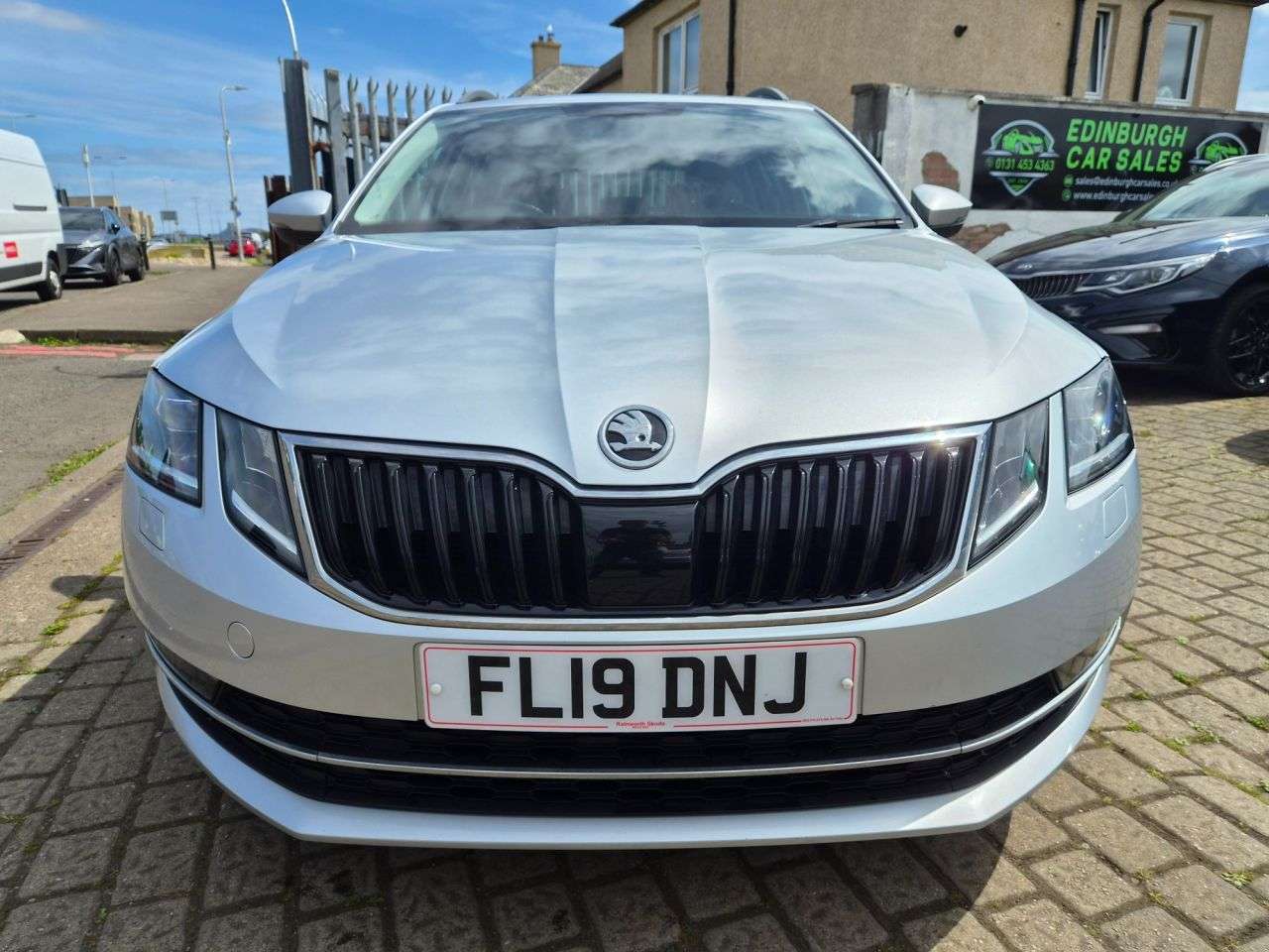 A 2019 SKODA OCTAVIA 1.6 TDI SE L Estate 5dr Diesel DSG Euro 6 (s/s) (115 ps) A 2019 SKODA OCTAVIA 1.6 TDI SE L Estate 5dr Diesel DSG Euro 6 (s/s) (115 ps)