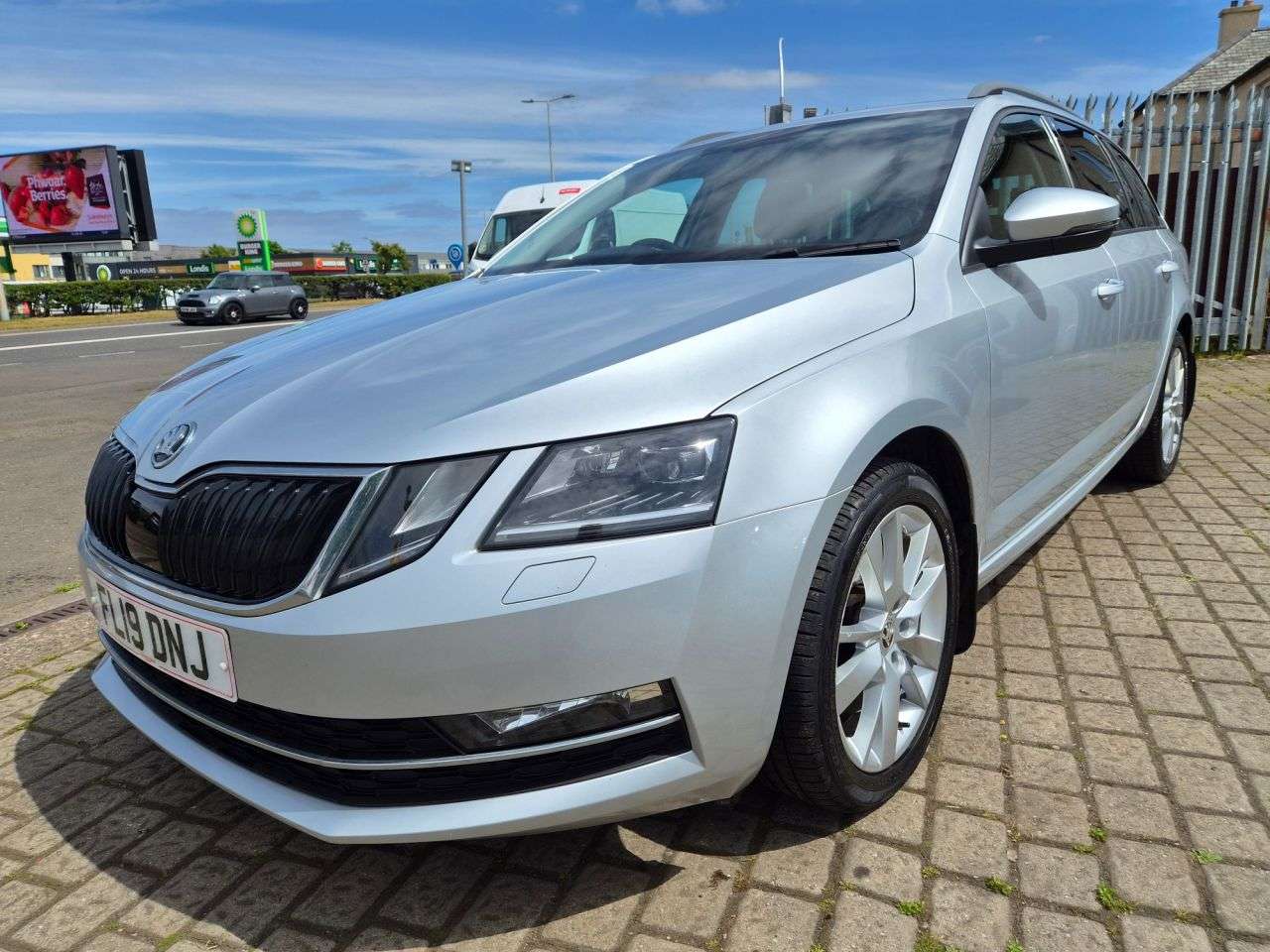 A 2019 SKODA OCTAVIA 1.6 TDI SE L Estate 5dr Diesel DSG Euro 6 (s/s) (115 ps) A 2019 SKODA OCTAVIA 1.6 TDI SE L Estate 5dr Diesel DSG Euro 6 (s/s) (115 ps)