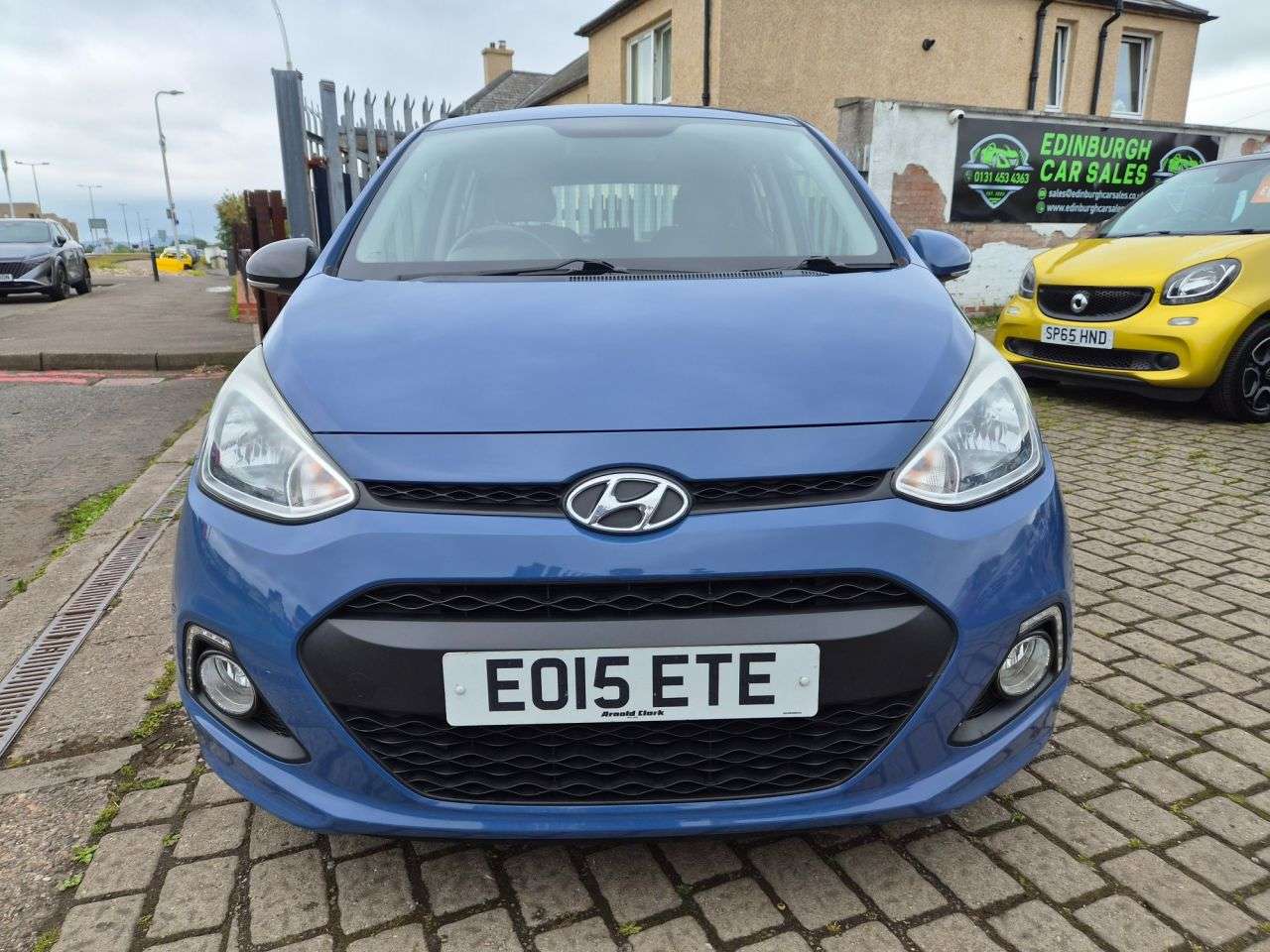 A 2015 HYUNDAI I10 1.0 Premium Hatchback 5dr Petrol Manual Euro 5 (66 ps) A 2015 HYUNDAI I10 1.0 Premium Hatchback 5dr Petrol Manual Euro 5 (66 ps)