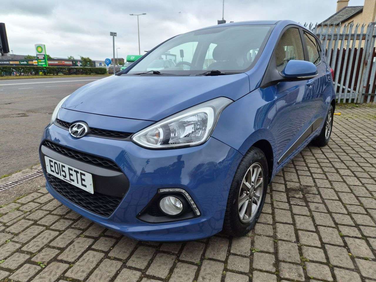 A 2015 HYUNDAI I10 1.0 Premium Hatchback 5dr Petrol Manual Euro 5 (66 ps) A 2015 HYUNDAI I10 1.0 Premium Hatchback 5dr Petrol Manual Euro 5 (66 ps)