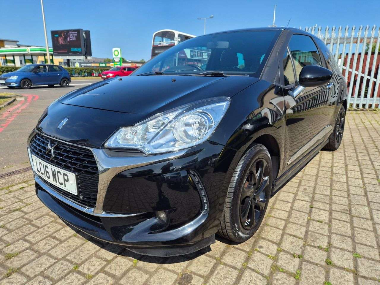 A 2016 DS AUTOMOBILES DS 3 1.6 BlueHDi Elegance Hatchback 3dr Diesel Manual Euro 6 (s/s) (100 ps) A 2016 DS AUTOMOBILES DS 3 1.6 BlueHDi Elegance Hatchback 3dr Diesel Manual Euro 6 (s/s) (100 ps)