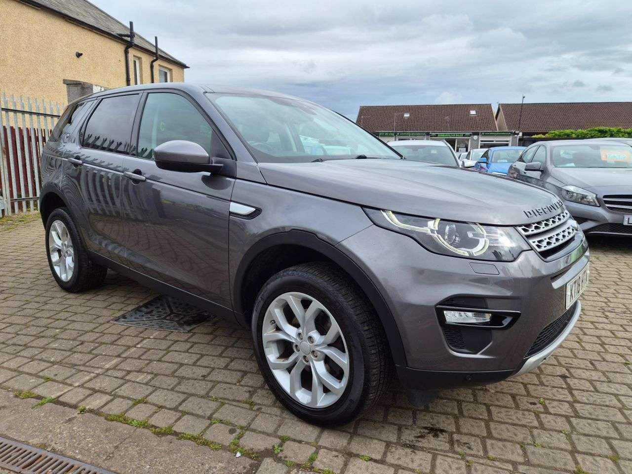 A 2018 LAND ROVER DISCOVERY SPORT 2.0 TD4 HSE SUV 5dr Diesel Auto 4WD Euro 6 (s/s) (180 ps) A 2018 LAND ROVER DISCOVERY SPORT 2.0 TD4 HSE SUV 5dr Diesel Auto 4WD Euro 6 (s/s) (180 ps)