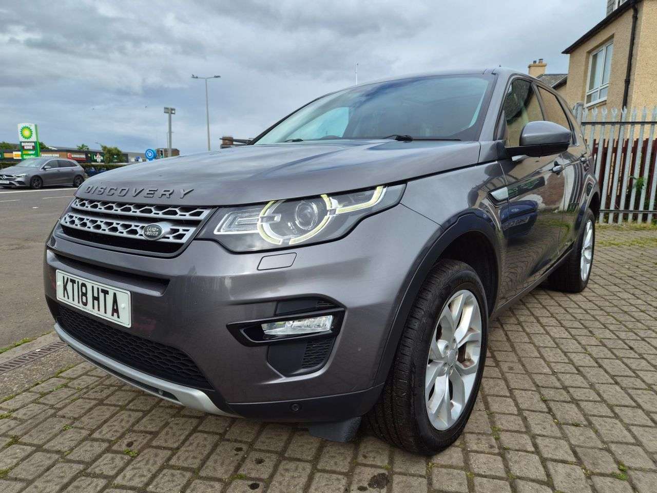 A 2018 LAND ROVER DISCOVERY SPORT 2.0 TD4 HSE SUV 5dr Diesel Auto 4WD Euro 6 (s/s) (180 ps) A 2018 LAND ROVER DISCOVERY SPORT 2.0 TD4 HSE SUV 5dr Diesel Auto 4WD Euro 6 (s/s) (180 ps)