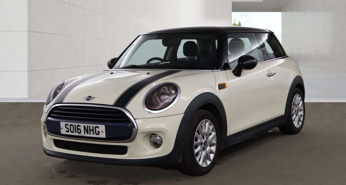 A 2016 MINI HATCH 1.5 Cooper Hatchback 3dr Petrol Manual Euro 6 (s/s) (136 ps) A 2016 MINI HATCH 1.5 Cooper Hatchback 3dr Petrol Manual Euro 6 (s/s) (136 ps)
