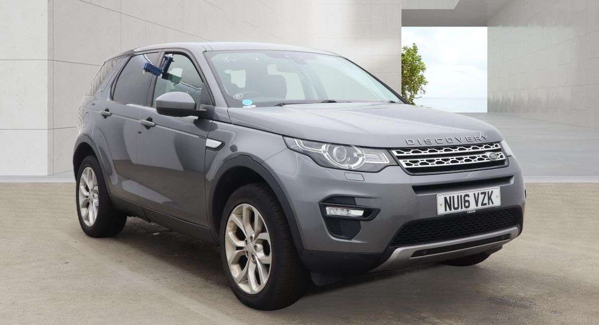 A 2016 LAND ROVER DISCOVERY SPORT 2.0 TD4 HSE SUV 5dr Diesel Auto 4WD Euro 6 (s/s) (180 ps) A 2016 LAND ROVER DISCOVERY SPORT 2.0 TD4 HSE SUV 5dr Diesel Auto 4WD Euro 6 (s/s) (180 ps)