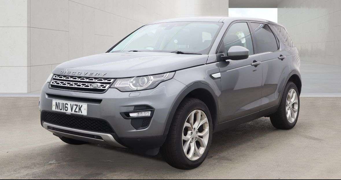 A 2016 LAND ROVER DISCOVERY SPORT 2.0 TD4 HSE SUV 5dr Diesel Auto 4WD Euro 6 (s/s) (180 ps) A 2016 LAND ROVER DISCOVERY SPORT 2.0 TD4 HSE SUV 5dr Diesel Auto 4WD Euro 6 (s/s) (180 ps)