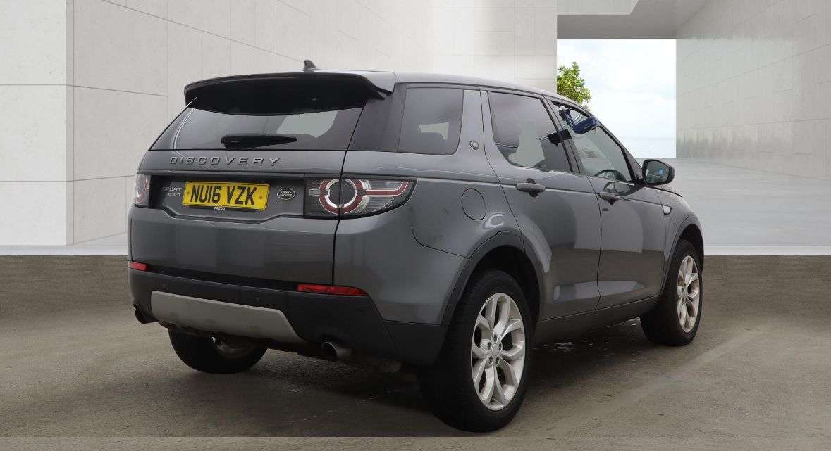 A 2016 LAND ROVER DISCOVERY SPORT 2.0 TD4 HSE SUV 5dr Diesel Auto 4WD Euro 6 (s/s) (180 ps) A 2016 LAND ROVER DISCOVERY SPORT 2.0 TD4 HSE SUV 5dr Diesel Auto 4WD Euro 6 (s/s) (180 ps)