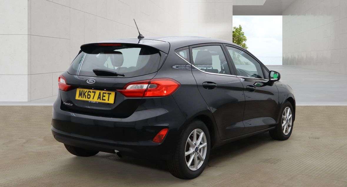 A 2017 FORD FIESTA 1.1 Ti-VCT Zetec Hatchback 5dr Petrol Manual Euro 6 (s/s) (85 ps) A 2017 FORD FIESTA 1.1 Ti-VCT Zetec Hatchback 5dr Petrol Manual Euro 6 (s/s) (85 ps)