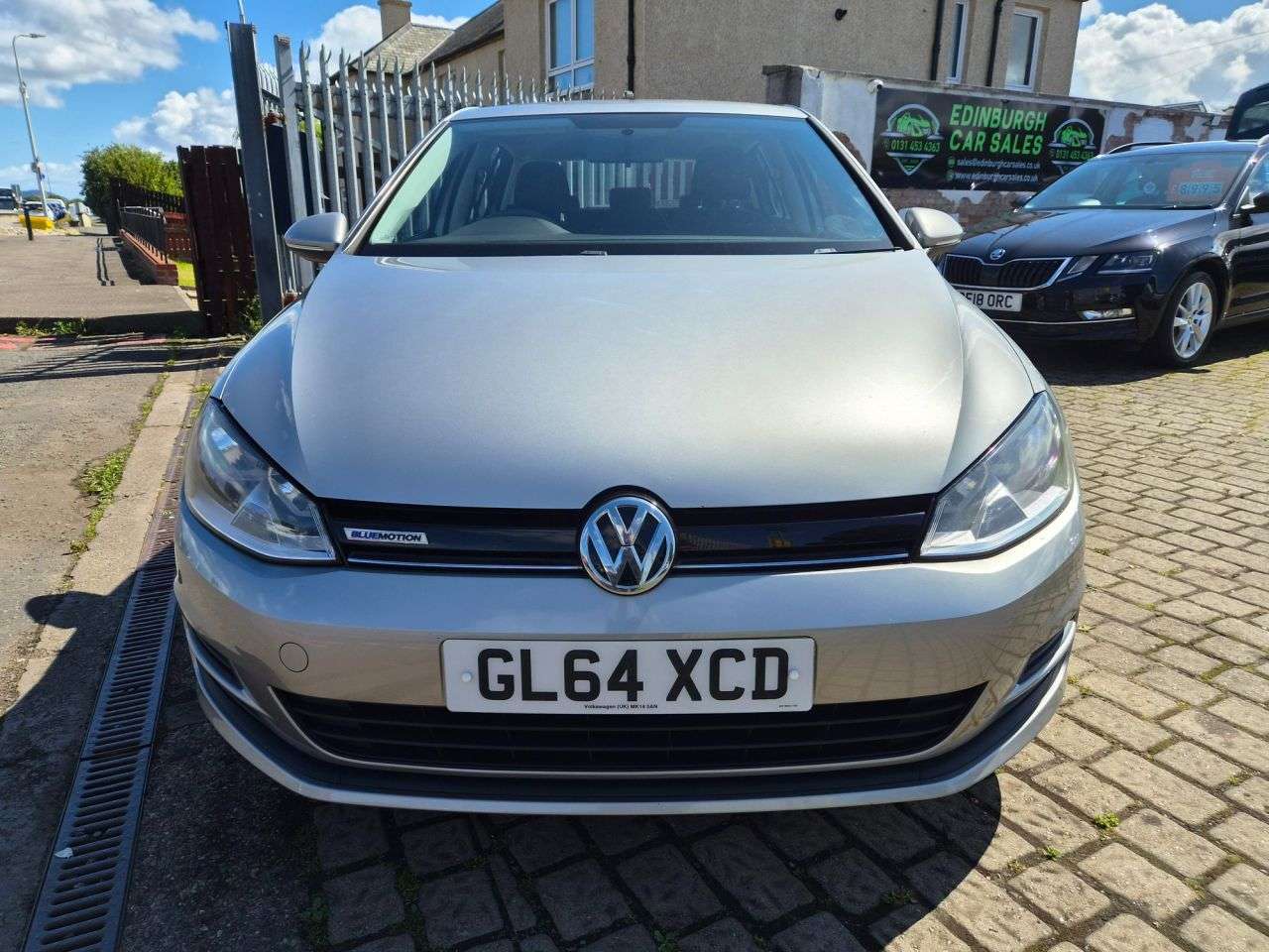 A 2015 VOLKSWAGEN GOLF 1.6 TDI BlueMotion Hatchback 5dr Diesel Manual Euro 5 (s/s) (110 ps) A 2015 VOLKSWAGEN GOLF 1.6 TDI BlueMotion Hatchback 5dr Diesel Manual Euro 5 (s/s) (110 ps)