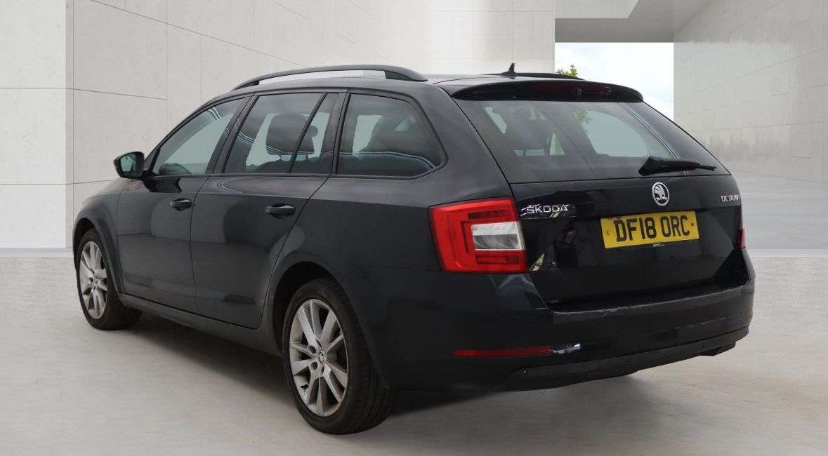 A 2018 SKODA OCTAVIA 1.6 TDI SE L Estate 5dr Diesel DSG Euro 6 (s/s) (115 ps) A 2018 SKODA OCTAVIA 1.6 TDI SE L Estate 5dr Diesel DSG Euro 6 (s/s) (115 ps)
