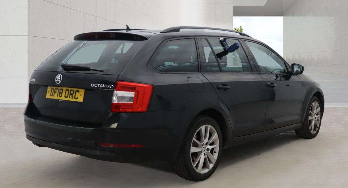 A 2018 SKODA OCTAVIA 1.6 TDI SE L Estate 5dr Diesel DSG Euro 6 (s/s) (115 ps) A 2018 SKODA OCTAVIA 1.6 TDI SE L Estate 5dr Diesel DSG Euro 6 (s/s) (115 ps)