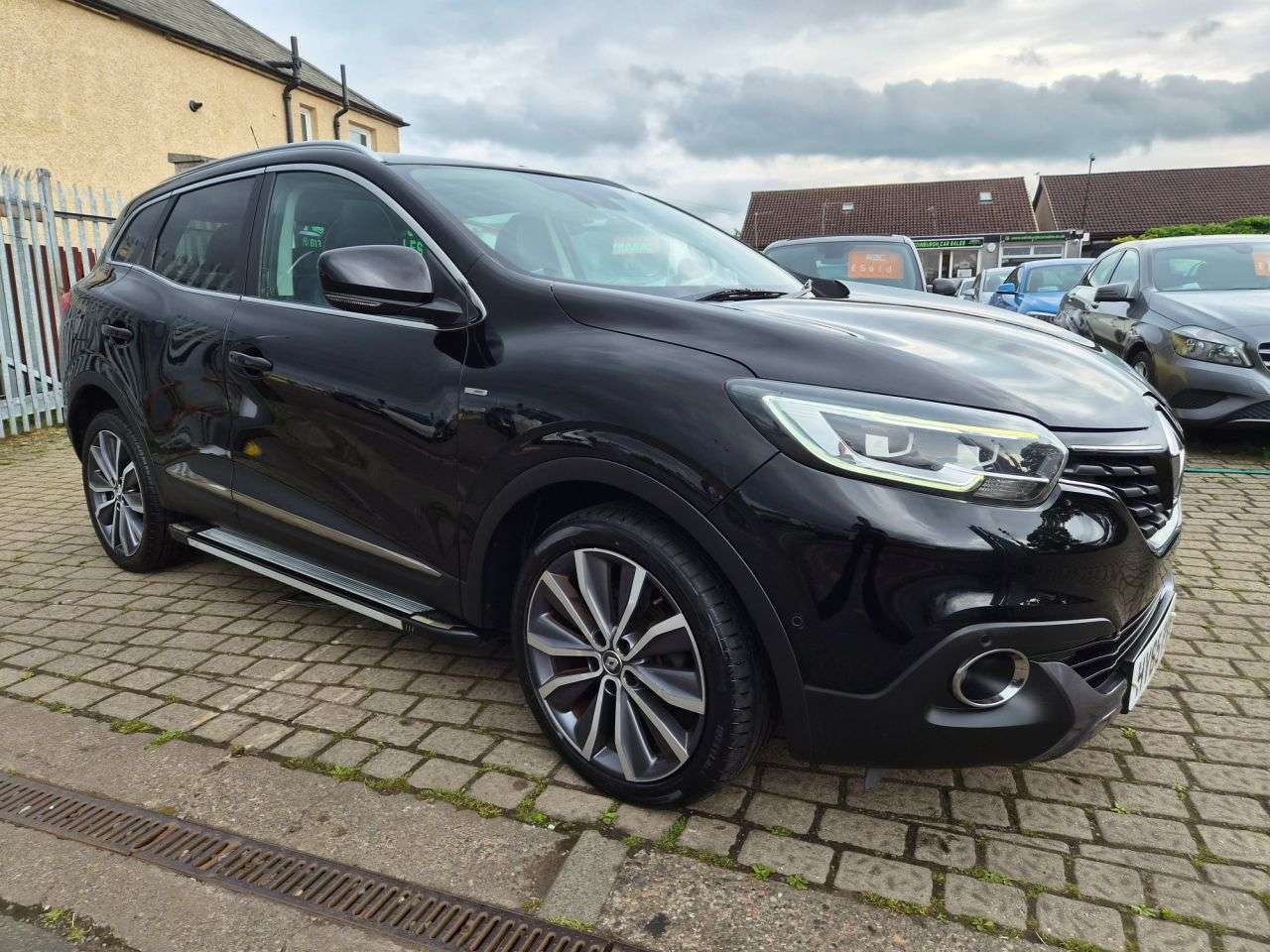 A 2015 RENAULT KADJAR 1.6 dCi Signature Nav SUV 5dr Diesel Manual 4WD Euro 6 (s/s) (130 ps) A 2015 RENAULT KADJAR 1.6 dCi Signature Nav SUV 5dr Diesel Manual 4WD Euro 6 (s/s) (130 ps)