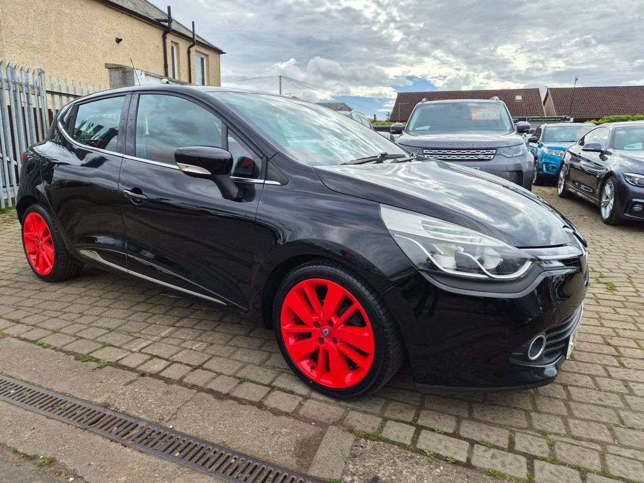 A 2014 RENAULT CLIO 1.5 dCi Dynamique S MediaNav Hatchback 5dr Diesel Manual Euro 5 (s/s) (90 p A 2014 RENAULT CLIO 1.5 dCi Dynamique S MediaNav Hatchback 5dr Diesel Manual Euro 5 (s/s) (90 p