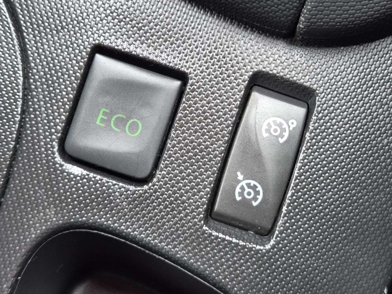 2014 RENAULT CLIO 2014 RENAULT CLIO