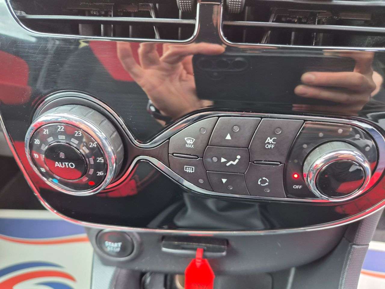 2014 RENAULT CLIO 2014 RENAULT CLIO