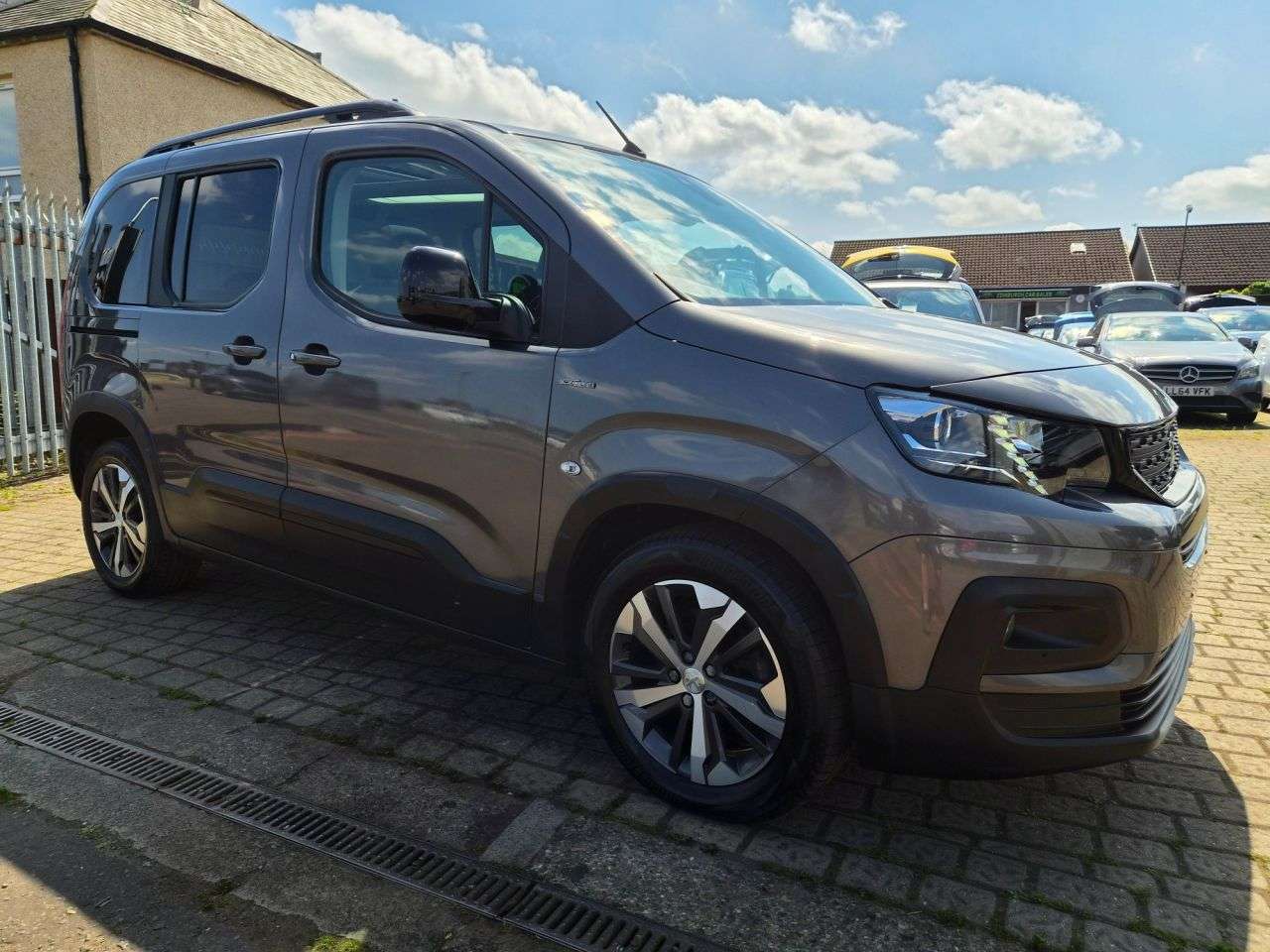 A 2019 PEUGEOT RIFTER 1.5 BlueHDi GT Line Standard MPV 5dr Diesel Manual Euro 6 (s/s) (130 ps) A 2019 PEUGEOT RIFTER 1.5 BlueHDi GT Line Standard MPV 5dr Diesel Manual Euro 6 (s/s) (130 ps)