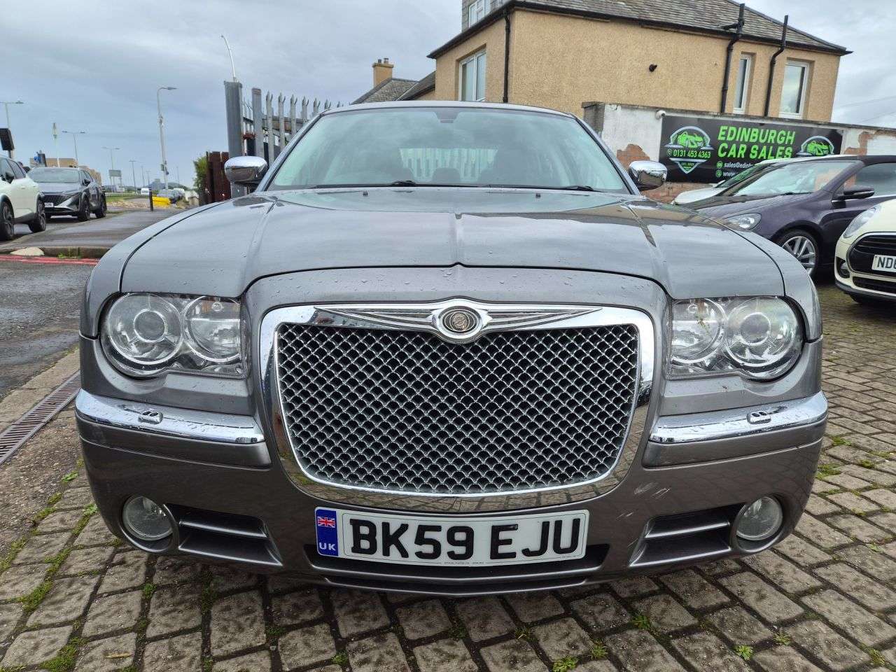 A 2009 CHRYSLER 300C 3.0 CRD V6 LUX Saloon 4dr Diesel Automatic (215 g/km, 218 bhp) A 2009 CHRYSLER 300C 3.0 CRD V6 LUX Saloon 4dr Diesel Automatic (215 g/km, 218 bhp)