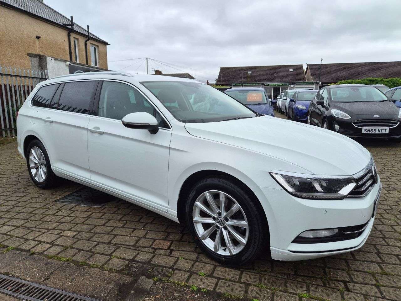 A 2019 VOLKSWAGEN PASSAT 2.0 TDI SE Business Estate 5dr Diesel DSG Euro 6 (s/s) (150 ps) 2 KEYS A 2019 VOLKSWAGEN PASSAT 2.0 TDI SE Business Estate 5dr Diesel DSG Euro 6 (s/s) (150 ps) 2 KEYS
