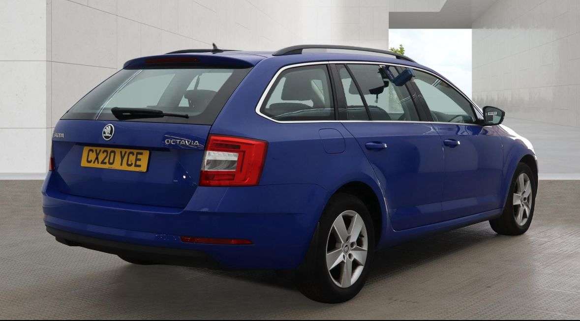 A 2020 SKODA OCTAVIA 1.6 TDI SE Technology Estate 5dr Diesel Manual Euro 6 (s/s) (115 ps) A 2020 SKODA OCTAVIA 1.6 TDI SE Technology Estate 5dr Diesel Manual Euro 6 (s/s) (115 ps)