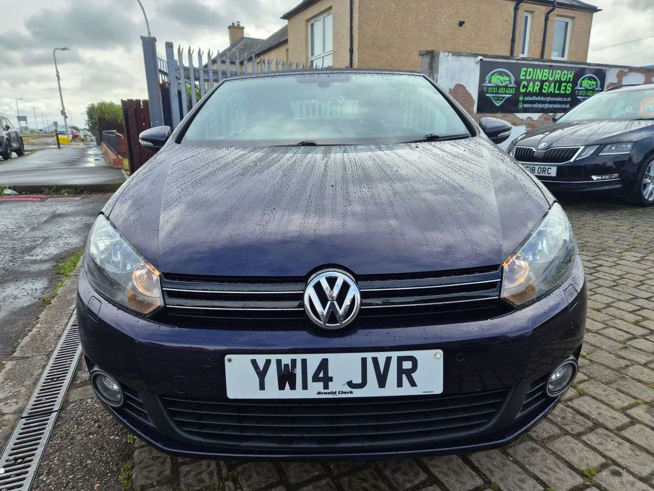 A 2014 VOLKSWAGEN GOLF 2.0 TDI BlueMotion Tech GT Cabriolet 2dr Diesel Manual Euro 5 (s/s) (140 ps A 2014 VOLKSWAGEN GOLF 2.0 TDI BlueMotion Tech GT Cabriolet 2dr Diesel Manual Euro 5 (s/s) (140 ps