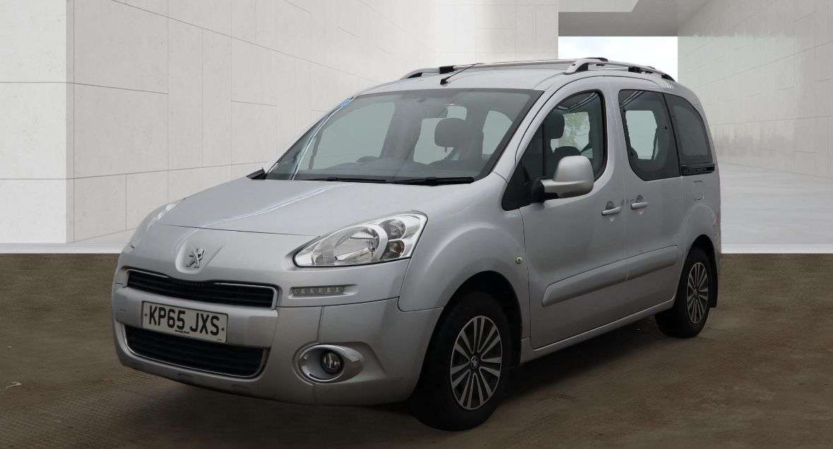A 2015 PEUGEOT PARTNER TEPEE 1.6 HDi Tepee S MPV 5dr Diesel Manual (135 g/km, 92 bhp) A 2015 PEUGEOT PARTNER TEPEE 1.6 HDi Tepee S MPV 5dr Diesel Manual (135 g/km, 92 bhp)