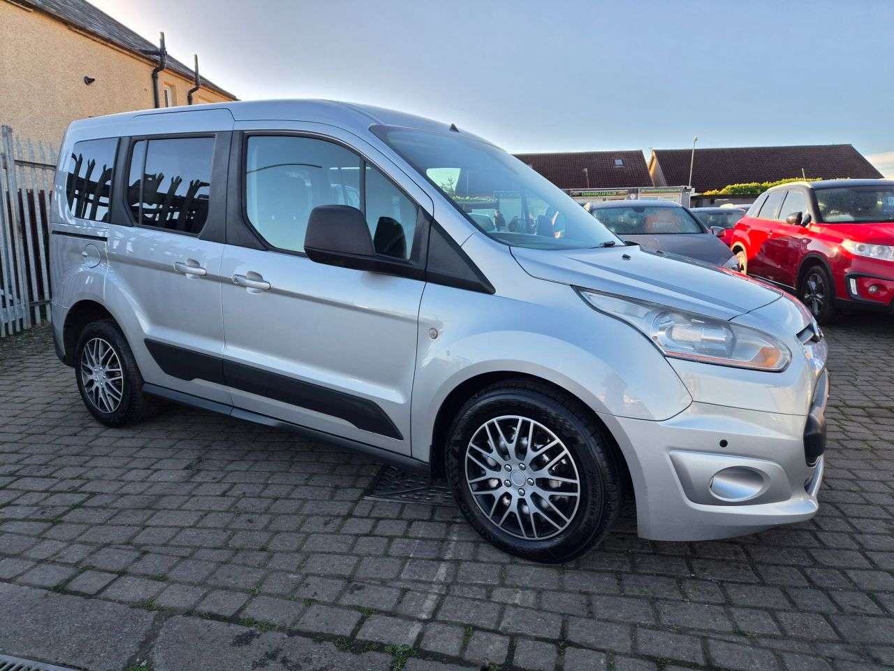 A 2014 FORD TOURNEO CONNECT 1.6 TDCi Zetec MPV 5dr Diesel Manual Euro 5 (95 ps) A 2014 FORD TOURNEO CONNECT 1.6 TDCi Zetec MPV 5dr Diesel Manual Euro 5 (95 ps)