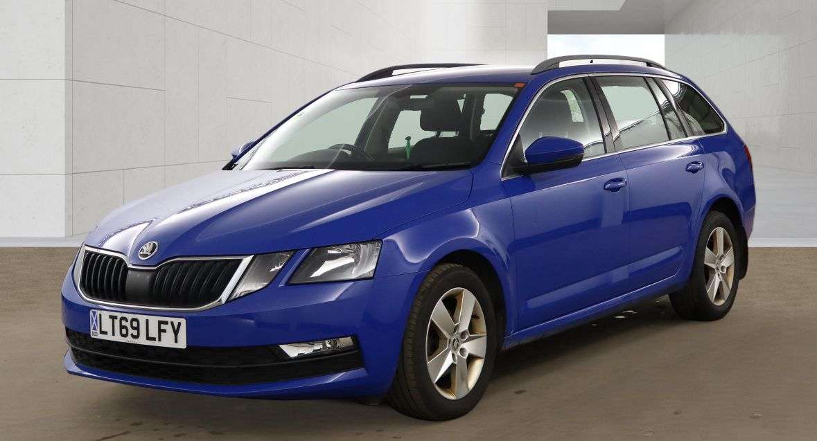 A 2020 SKODA OCTAVIA 1.6 TDI SE Technology Estate 5dr Diesel Manual Euro 6 (s/s) (115 ps) A 2020 SKODA OCTAVIA 1.6 TDI SE Technology Estate 5dr Diesel Manual Euro 6 (s/s) (115 ps)