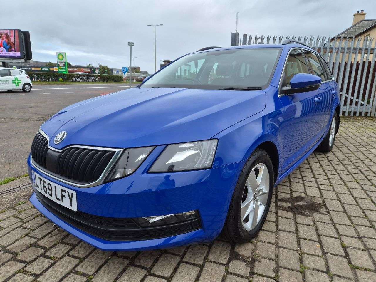 A 2020 SKODA OCTAVIA 1.6 TDI SE Technology Estate 5dr Diesel Manual Euro 6 (s/s) (115 ps) A 2020 SKODA OCTAVIA 1.6 TDI SE Technology Estate 5dr Diesel Manual Euro 6 (s/s) (115 ps)