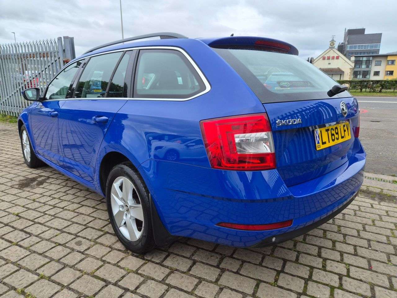 A 2020 SKODA OCTAVIA 1.6 TDI SE Technology Estate 5dr Diesel Manual Euro 6 (s/s) (115 ps) A 2020 SKODA OCTAVIA 1.6 TDI SE Technology Estate 5dr Diesel Manual Euro 6 (s/s) (115 ps)