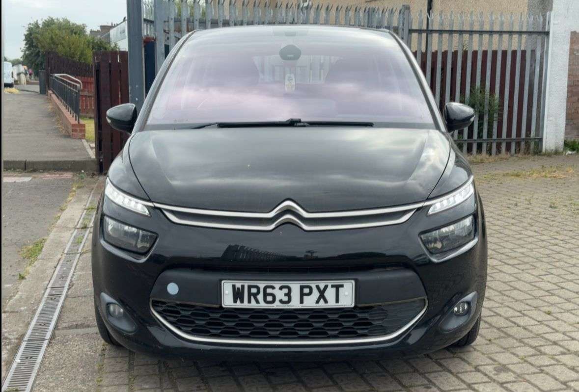 A 2013 CITROEN C4 PICASSO 1.6 e-HDi Airdream Exclusive MPV 5dr Diesel Manual Euro 5 (s/s) (115 ps) A 2013 CITROEN C4 PICASSO 1.6 e-HDi Airdream Exclusive MPV 5dr Diesel Manual Euro 5 (s/s) (115 ps)