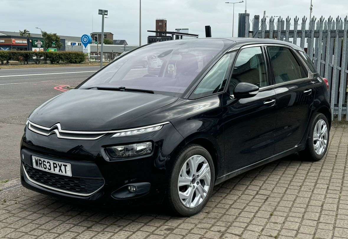 A 2013 CITROEN C4 PICASSO 1.6 e-HDi Airdream Exclusive MPV 5dr Diesel Manual Euro 5 (s/s) (115 ps) A 2013 CITROEN C4 PICASSO 1.6 e-HDi Airdream Exclusive MPV 5dr Diesel Manual Euro 5 (s/s) (115 ps)