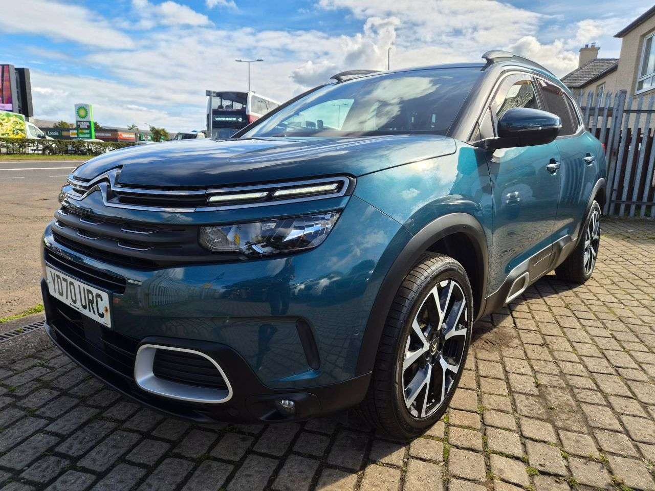 A 2020 CITROEN C5 AIRCROSS 1.5 BlueHDi Flair Plus SUV 5dr Diesel EAT8 Euro 6 (s/s) (130 ps) A 2020 CITROEN C5 AIRCROSS 1.5 BlueHDi Flair Plus SUV 5dr Diesel EAT8 Euro 6 (s/s) (130 ps)