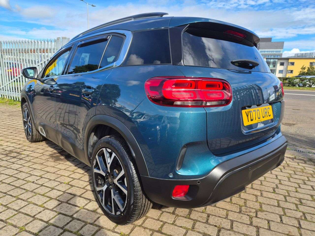 A 2020 CITROEN C5 AIRCROSS 1.5 BlueHDi Flair Plus SUV 5dr Diesel EAT8 Euro 6 (s/s) (130 ps) A 2020 CITROEN C5 AIRCROSS 1.5 BlueHDi Flair Plus SUV 5dr Diesel EAT8 Euro 6 (s/s) (130 ps)