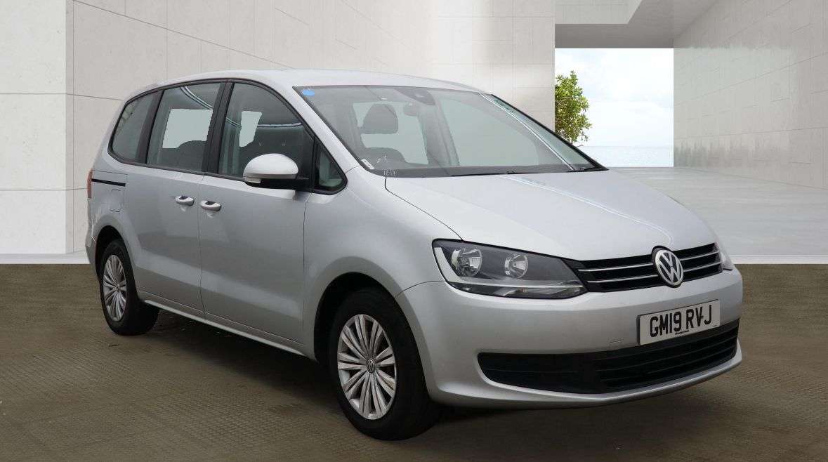 A 2019 VOLKSWAGEN SHARAN 2.0 TDI S MPV 5dr Diesel DSG Euro 6 (s/s) (150 ps) A 2019 VOLKSWAGEN SHARAN 2.0 TDI S MPV 5dr Diesel DSG Euro 6 (s/s) (150 ps)