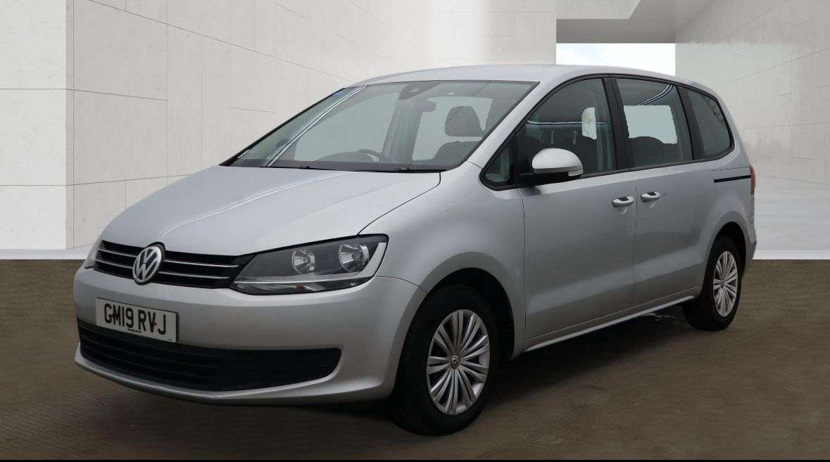 A 2019 VOLKSWAGEN SHARAN 2.0 TDI S MPV 5dr Diesel DSG Euro 6 (s/s) (150 ps) A 2019 VOLKSWAGEN SHARAN 2.0 TDI S MPV 5dr Diesel DSG Euro 6 (s/s) (150 ps)