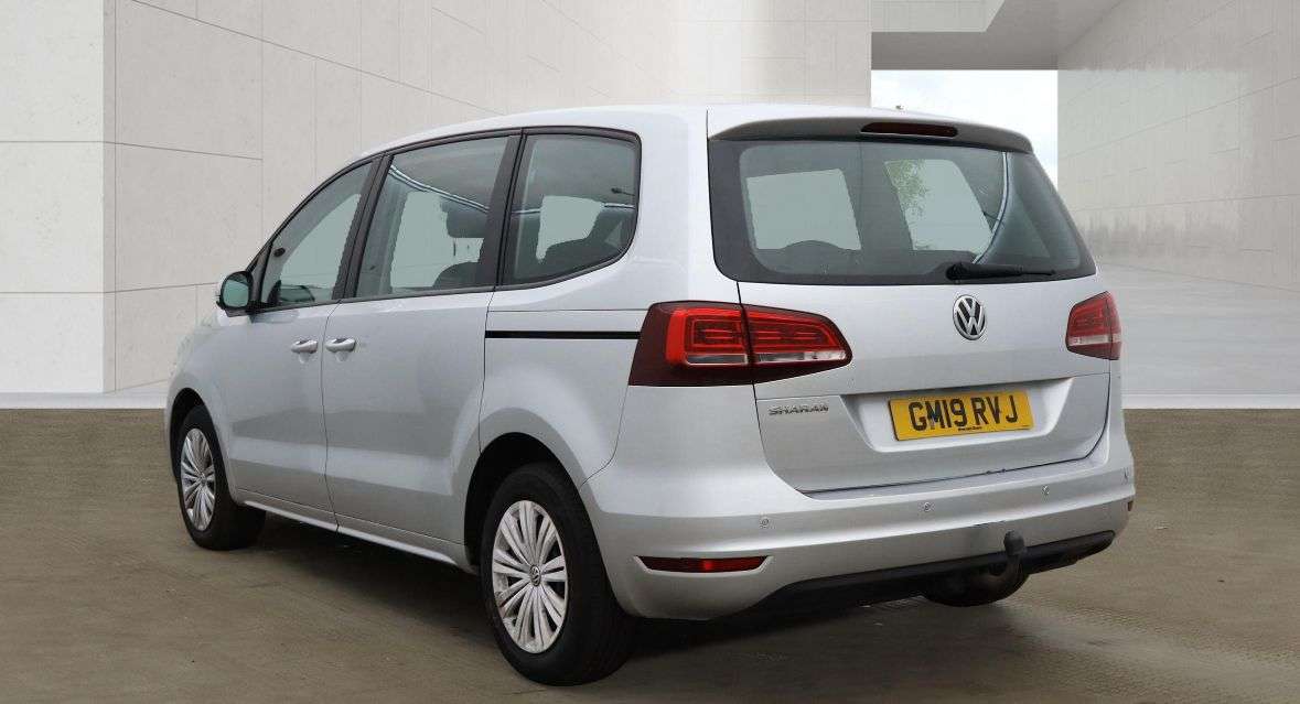 A 2019 VOLKSWAGEN SHARAN 2.0 TDI S MPV 5dr Diesel DSG Euro 6 (s/s) (150 ps) A 2019 VOLKSWAGEN SHARAN 2.0 TDI S MPV 5dr Diesel DSG Euro 6 (s/s) (150 ps)